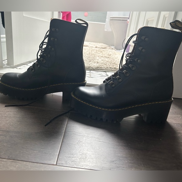 LEONA WOMEN'S VINTAGE SMOOTH LEATHER HEELED BOOTS size 8 W - Picture 4 of 6